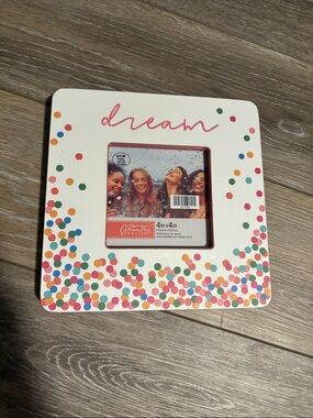 Picture frame for 4”x4” photo NWT